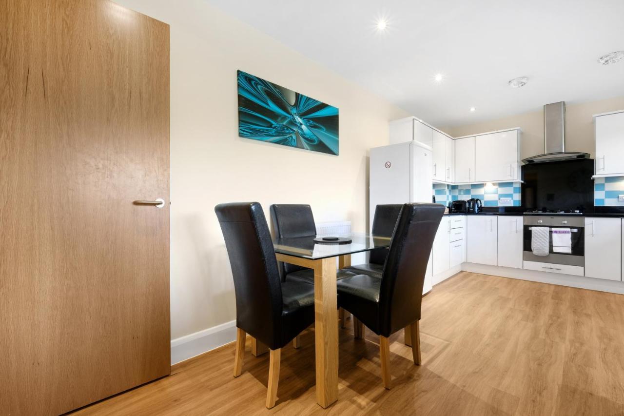 London Heathrow Living Serviced Apartments By Ferndale Stanwell Exterior photo