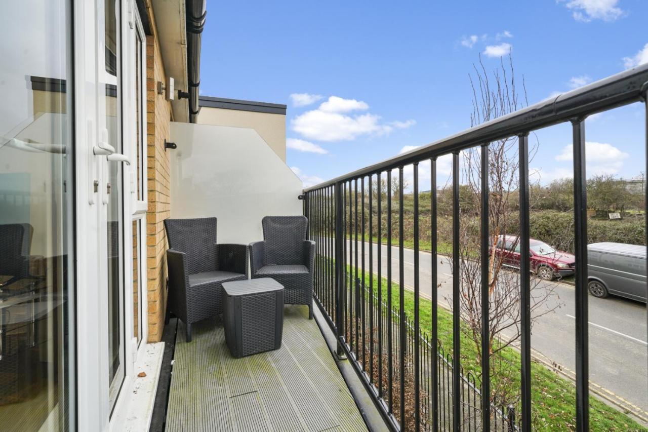 London Heathrow Living Serviced Apartments By Ferndale Stanwell Exterior photo